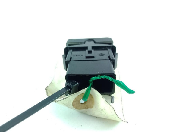 SinValor INTERRUPTOR CONTROL TRACCION SSANGYONG RODIUS |Desguaces La Cabaña