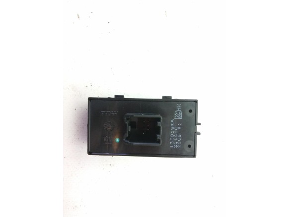 13301888 MANDO ELEVALUNAS PUERTA LAT TRA IZQ OPEL ZAFIRA TOURER C (P12) |Desguaces La Cabaña