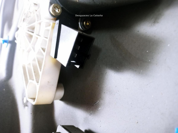 ELEVALUNAS PUERTA LAT TRA DER MERCEDES BENZ CLASE A (W169) |Desguaces La Cabaña