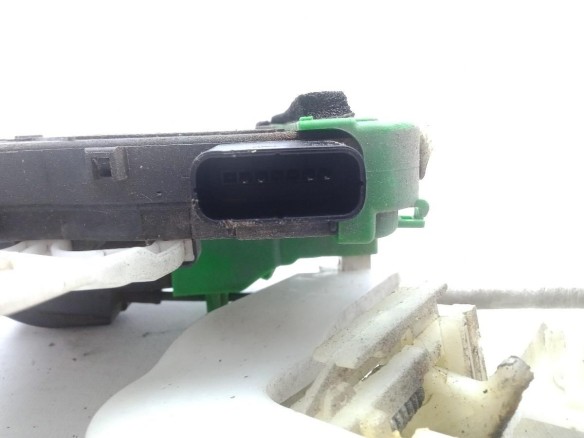 CERRADURA PUERTA LAT TRA IZQ HYUNDAI i40 (VF) |Desguaces La Cabaña