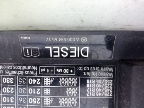A2047500103 TAPA COMBUSTIBLE MERCEDES BENZ CLASE C T-Model (S204) |Desguaces La Cabaña