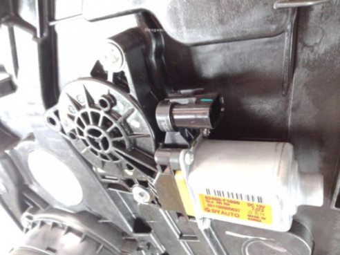 83460F1000 ELEVALUNAS PUERTA LAT TRA DER KIA SPORTAGE (QL) |Desguaces La Cabaña