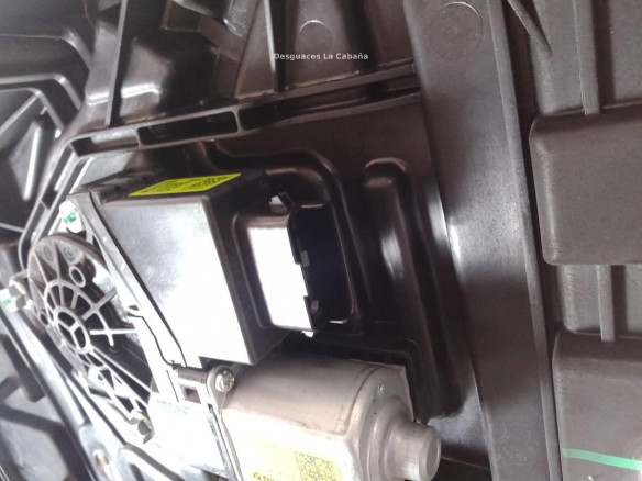 82460D4000 ELEVALUNAS PUERTA LAT DEL DER KIA OPTIMA |Desguaces La Cabaña
