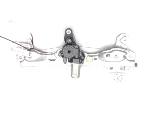 827003ZL0A ELEVALUNAS PUERTA LAT TRA DER NISSAN PULSAR Fastback (C13) |Desguaces La Cabaña