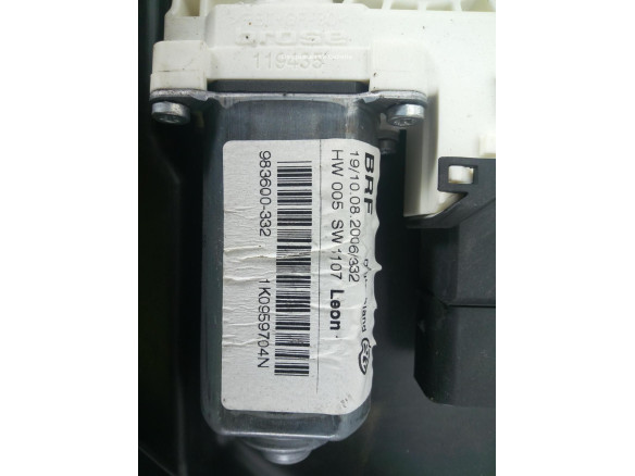 1K0959704N ELEVALUNAS PUERTA LAT TRA DER SEAT LEON (1P1) |Desguaces La Cabaña