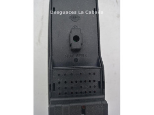 MANDO ELEVALUNAS PUERTA LAT DEL IZQ NISSAN PRIMERA (P11) |Desguaces La Cabaña
