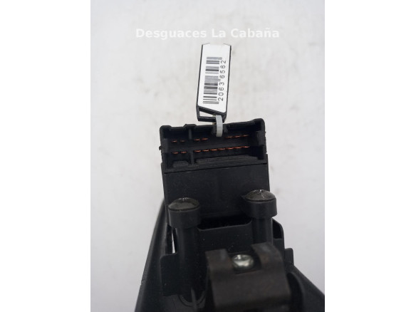 MANDO ELEVALUNAS PUERTA LAT DEL IZQ NISSAN PRIMERA (P11) |Desguaces La Cabaña