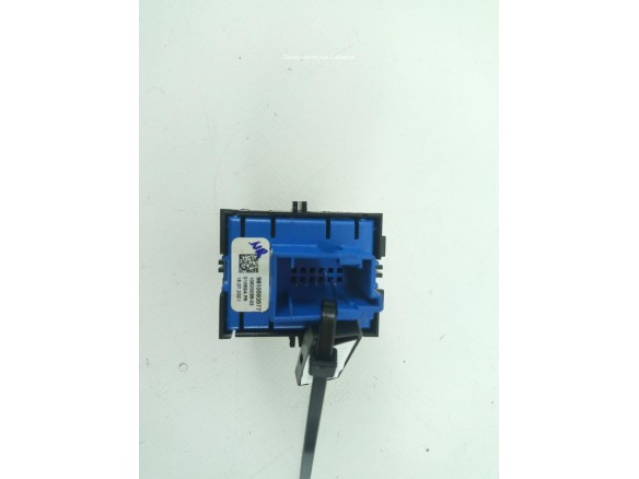 INTERRUPTOR FRENO MANO ELECTRICO PEUGEOT 208 II (UB_, UP_, UW_) |Desguaces La Cabaña