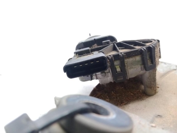 8200619512 MOTOR LIMPIAPARABRISAS DEL DACIA DUSTER |Desguaces La Cabaña