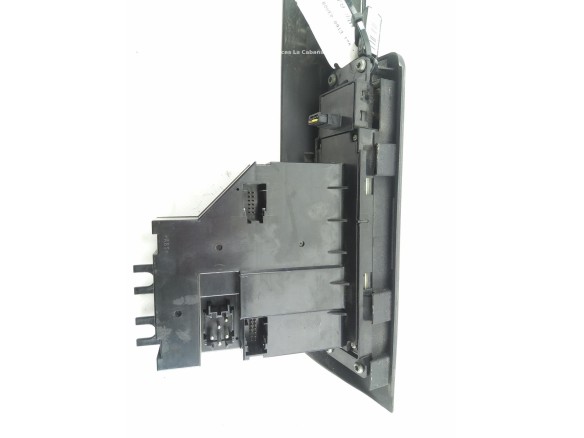 YUD000292PVA MANDO ELEVALUNAS PUERTA LAT DEL IZQ LAND ROVER RANGE ROVER III (L322) |Desguaces La Cabaña