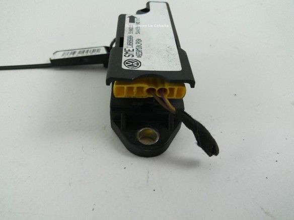 1J0909606N SENSOR IMPACTO LATERAL VW PASSAT (3B2) |Desguaces La Cabaña