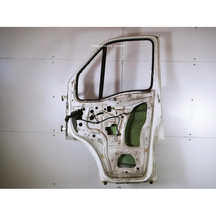 PUERTA LAT DEL DER IVECO DAILY IV Furgón/ranchera familiar |Desguaces La Cabaña