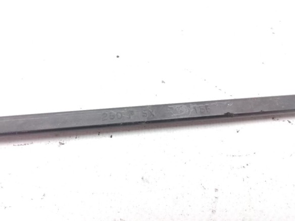 BRAZO LIMPIAPARABRISAS DEL DER PEUGEOT BOXER Furgón |Desguaces La Cabaña
