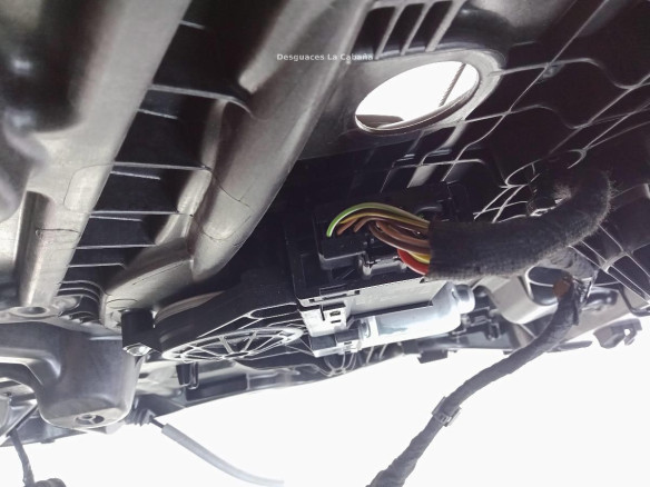 31674759 ELEVALUNAS PUERTA LAT TRA DER VOLVO XC40 (536) |Desguaces La Cabaña