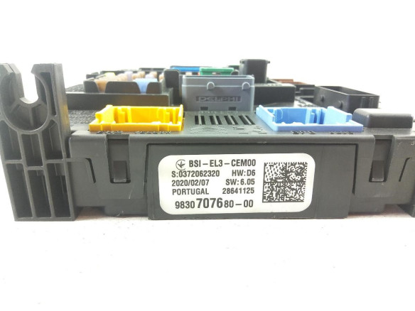 983070768000 CAJA FUSIBLES INTERIOR (BSI) PEUGEOT 2008 II |Desguaces La Cabaña