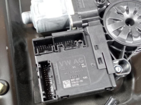 ELEVALUNAS PUERTA LAT DEL IZQ VW PASSAT (3C2) |Desguaces La Cabaña