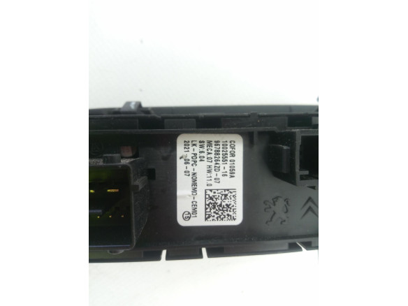 96788264ZD MANDO ELEVALUNAS PUERTA LAT DEL IZQ PEUGEOT 208 II (UB_, UP_, UW_) |Desguaces La Cabaña