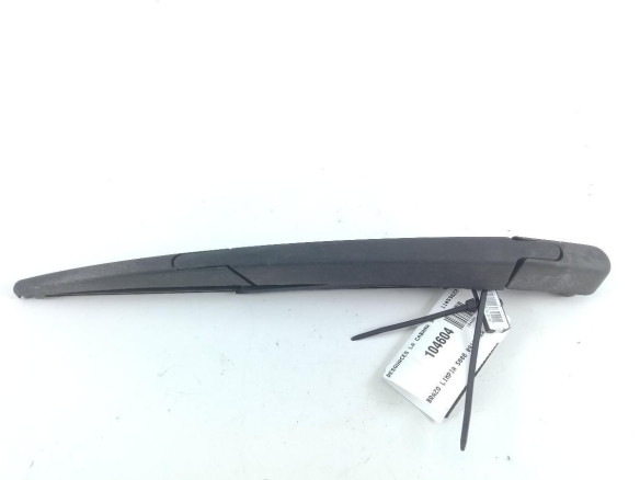 BRAZO LIMPIAPARABRISAS TRA PORTÓN PEUGEOT 5008 |Desguaces La Cabaña