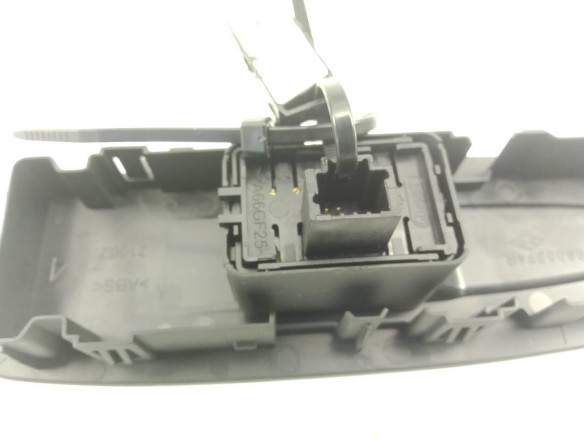 809605274R MANDO ELEVALUNAS PUERTA LAT DEL DER RENAULT MEGANE IV (B9A/M_) |Desguaces La Cabaña