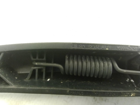 9673234160 BRAZO LIMPIAPARABRISAS TRA PORTÓN PEUGEOT 208 |Desguaces La Cabaña