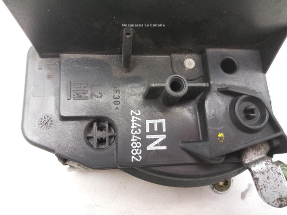 24434882 CERRADURA PUERTA LAT DEL IZQ OPEL CORSA C (X01) |Desguaces La Cabaña