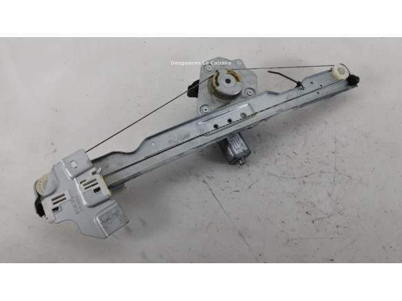 128001071E ELEVALUNAS PUERTA LAT DEL DER DACIA DUSTER |Desguaces La Cabaña