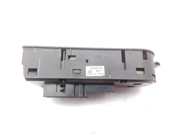13228706CD MANDO ELEVALUNAS PUERTA LAT DEL IZQ OPEL ASTRA H GTC (A04) |Desguaces La Cabaña