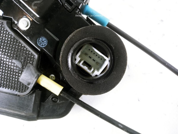 A046693 CERRADURA PUERTA LAT TRA DER TOYOTA RAV 4 IV (_A4_) |Desguaces La Cabaña