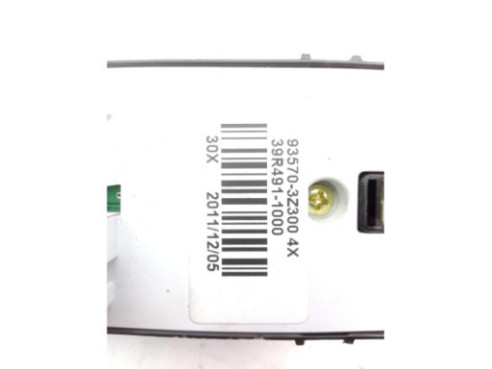 935703Z3004X MANDO ELEVALUNAS PUERTA LAT DEL IZQ HYUNDAI i40 (VF) |Desguaces La Cabaña