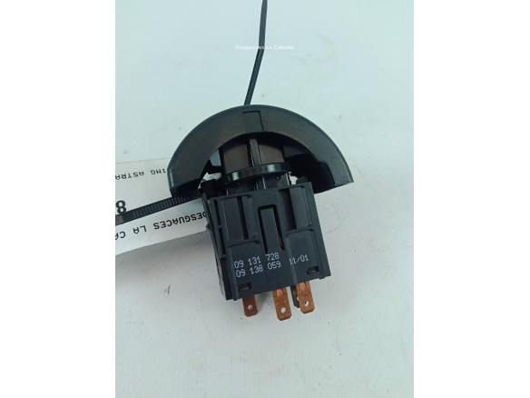 09131728 INTERRUPTOR WARNING OPEL ASTRA G Fastback (T98) |Desguaces La Cabaña