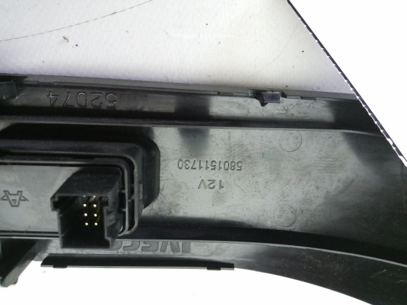 5801511730 MANDO ELEVALUNAS PUERTA LAT DEL DER IVECO DAILY VI Furgón |Desguaces La Cabaña