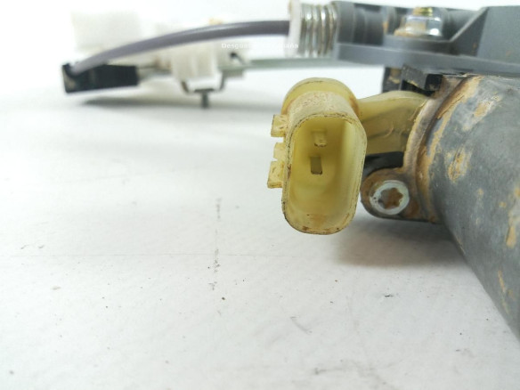 83450H8000 ELEVALUNAS PUERTA LAT TRA IZQ KIA STONIC (YB) |Desguaces La Cabaña