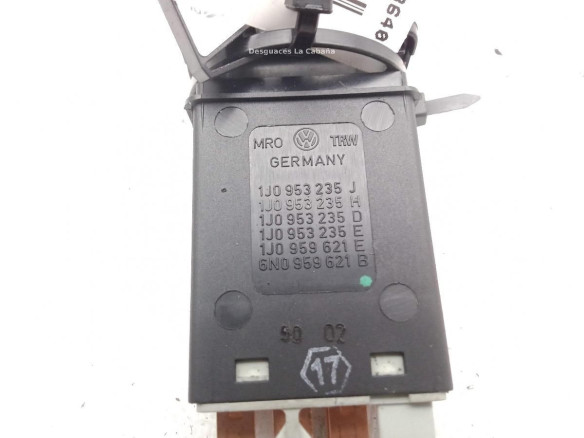 1J0953235J INTERRUPTOR WARNING VW GOLF IV (1J1) |Desguaces La Cabaña