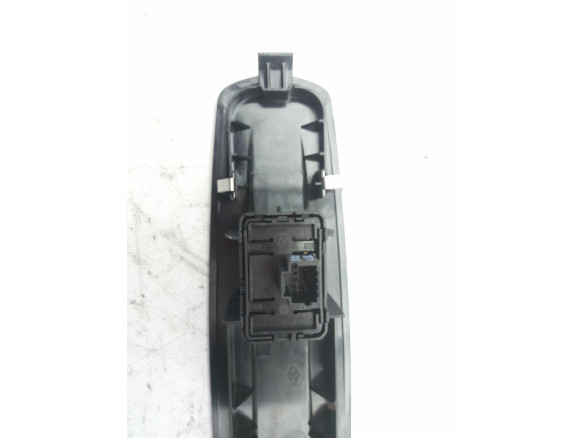 254010003R  MANDO ELEVALUNAS PUERTA LAT DEL DER RENAULT MEGANE III Fastback (BZ0_) |Desguaces La Cabaña