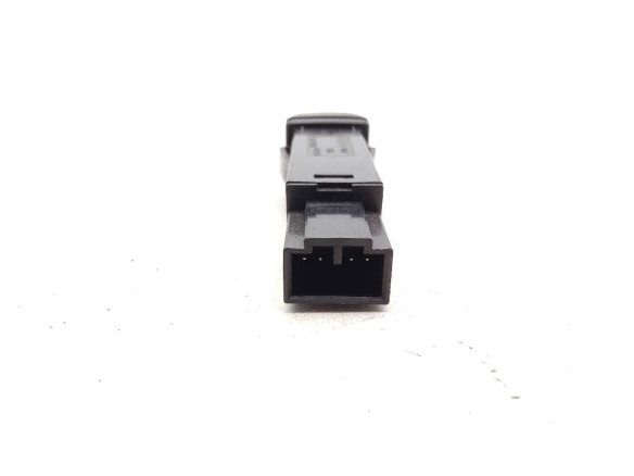 SinValor INTERRUPTOR WARNING VOLVO V50 (545) |Desguaces La Cabaña