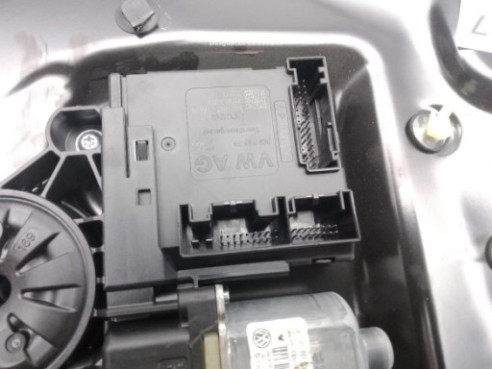 ELEVALUNAS PUERTA LAT DEL IZQ VW PASSAT (362) |Desguaces La Cabaña