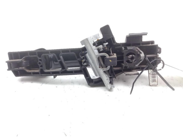 8A61A224A36AL MANILLA PUERTA LAT TRA DER EXT FORD FIESTA VI |Desguaces La Cabaña