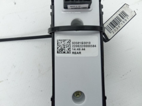 93581G3010 MANDO ELEVALUNAS PUERTA LAT DEL DER HYUNDAI i30 (PDE, PD) |Desguaces La Cabaña