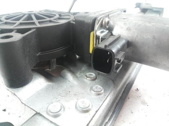 827206057R ELEVALUNAS PUERTA LAT TRA DER DACIA LOGAN II |Desguaces La Cabaña