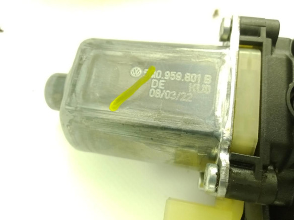 3V0837461A ELEVALUNAS PUERTA LAT DEL IZQ SKODA SUPERB III Ranchera familiar (3V5) |Desguaces La Cabaña