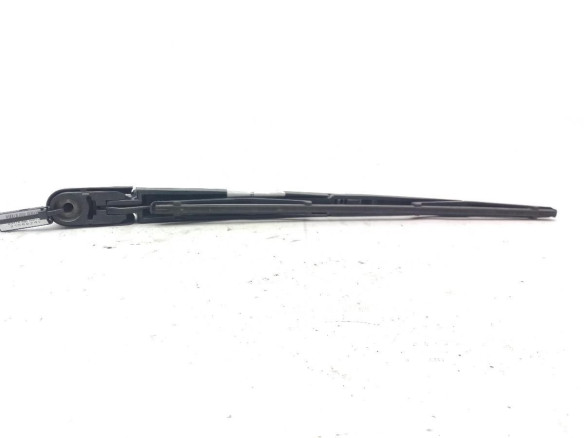 BRAZO LIMPIAPARABRISAS TRA PORTÓN KIA RIO II (JB) |Desguaces La Cabaña