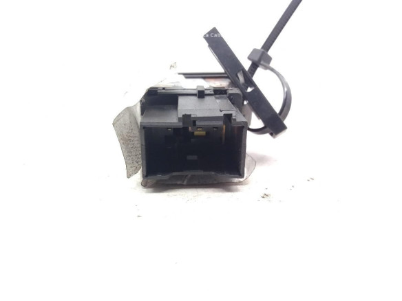 SinValor INTERRUPTOR WARNING VW POLO (9N_) |Desguaces La Cabaña