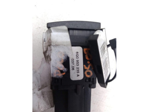 SinValor INTERRUPTOR WARNING VW POLO (9N_) |Desguaces La Cabaña