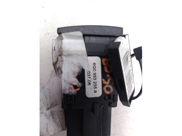 SinValor INTERRUPTOR WARNING VW POLO (9N_) |Desguaces La Cabaña