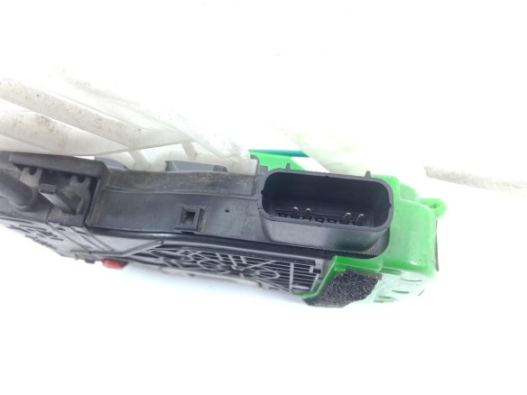 814203Z000 CERRADURA PUERTA LAT TRA DER HYUNDAI i40 (VF) |Desguaces La Cabaña