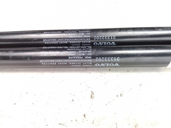 31333202 AMORTIGUADOR PORTON / TAPA MALETA VOLVO S60 II (134) |Desguaces La Cabaña