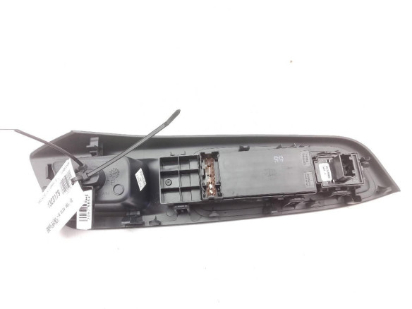 MANDO ELEVALUNAS PUERTA LAT DEL IZQ NISSAN MICRA V (K14) |Desguaces La Cabaña