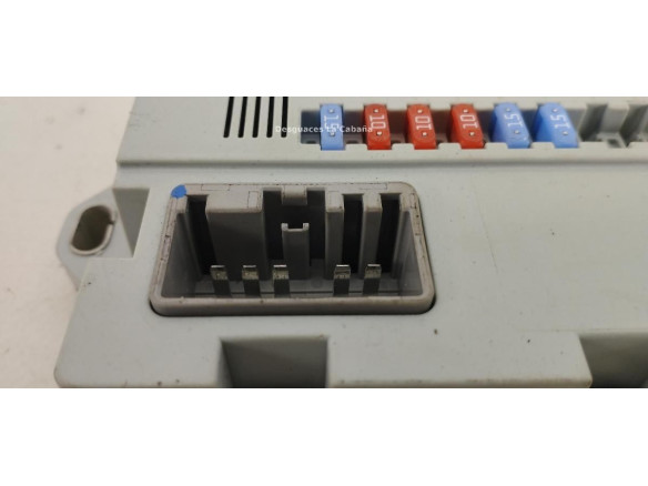 CPLA14Q073AA CAJA FUSIBLES INTERIOR (BSI) JAGUAR XE (X760) |Desguaces La Cabaña