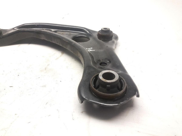BRAZO SUSPENSION DEL IZQ INF NISSAN MICRA V (K14) |Desguaces La Cabaña