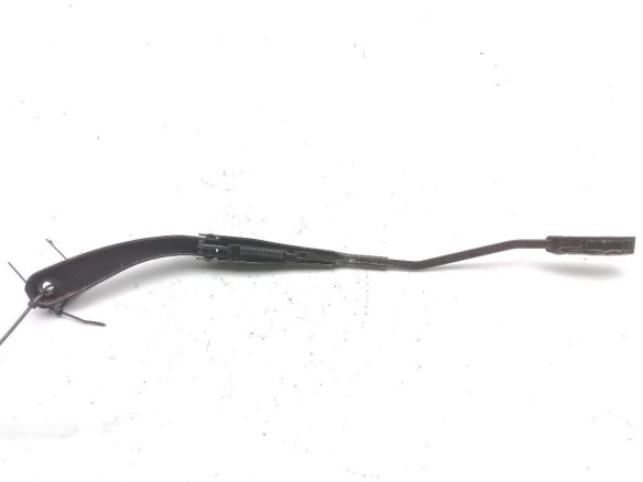 288818586R BRAZO LIMPIAPARABRISAS DEL IZQ DACIA SANDERO II |Desguaces La Cabaña